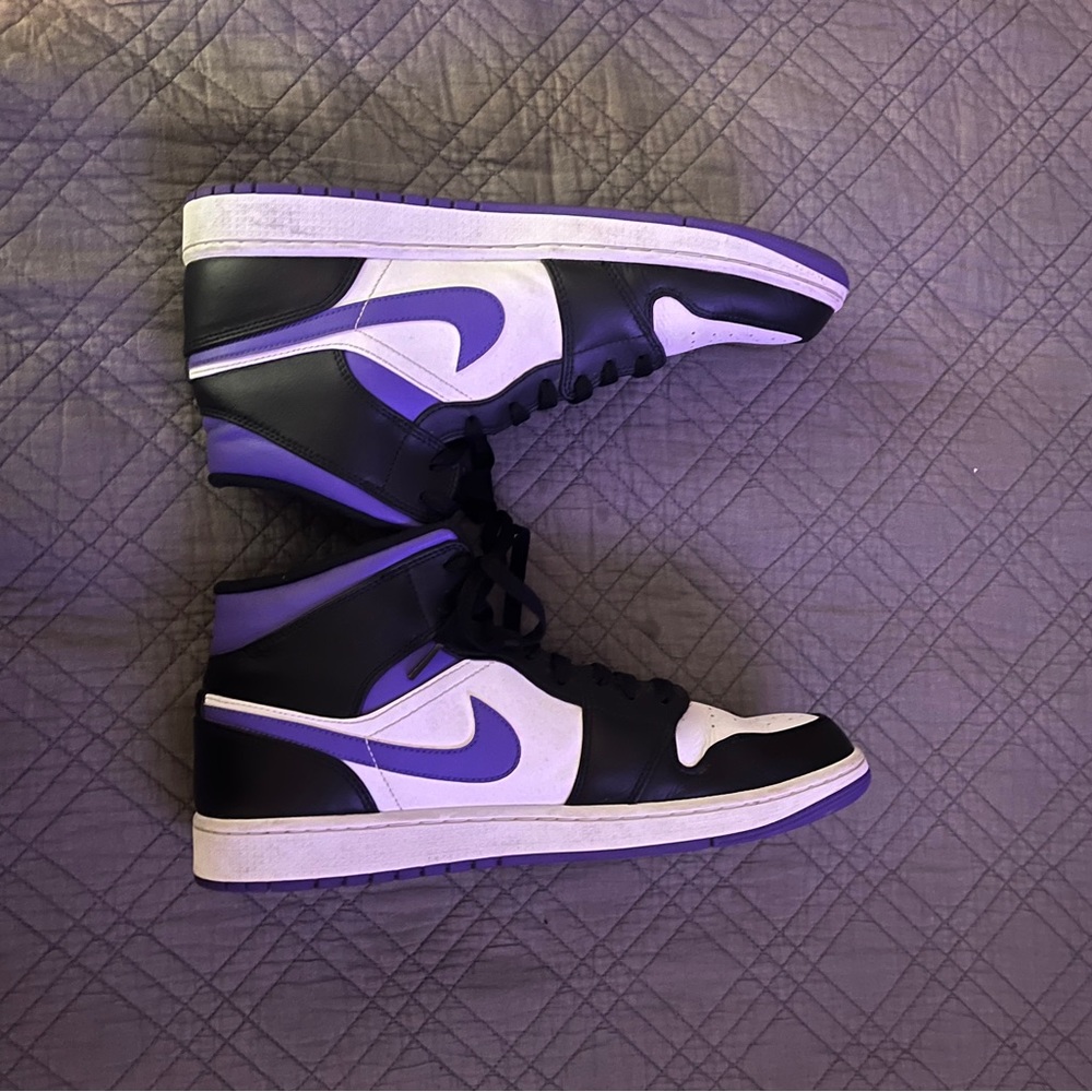 Air Jordan One Mid